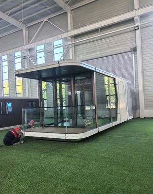 Casa de campismo em estilo cápsula espacial moderna para alojamento em hotel